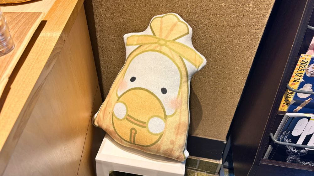 和菓子店ちもとの公式キャラクター「ゆもたん」をモチーフにしたクッション